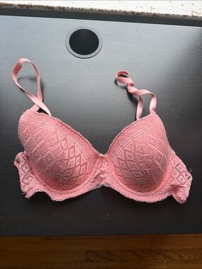 Delicate Pink Lace Push-Up Bra with Support